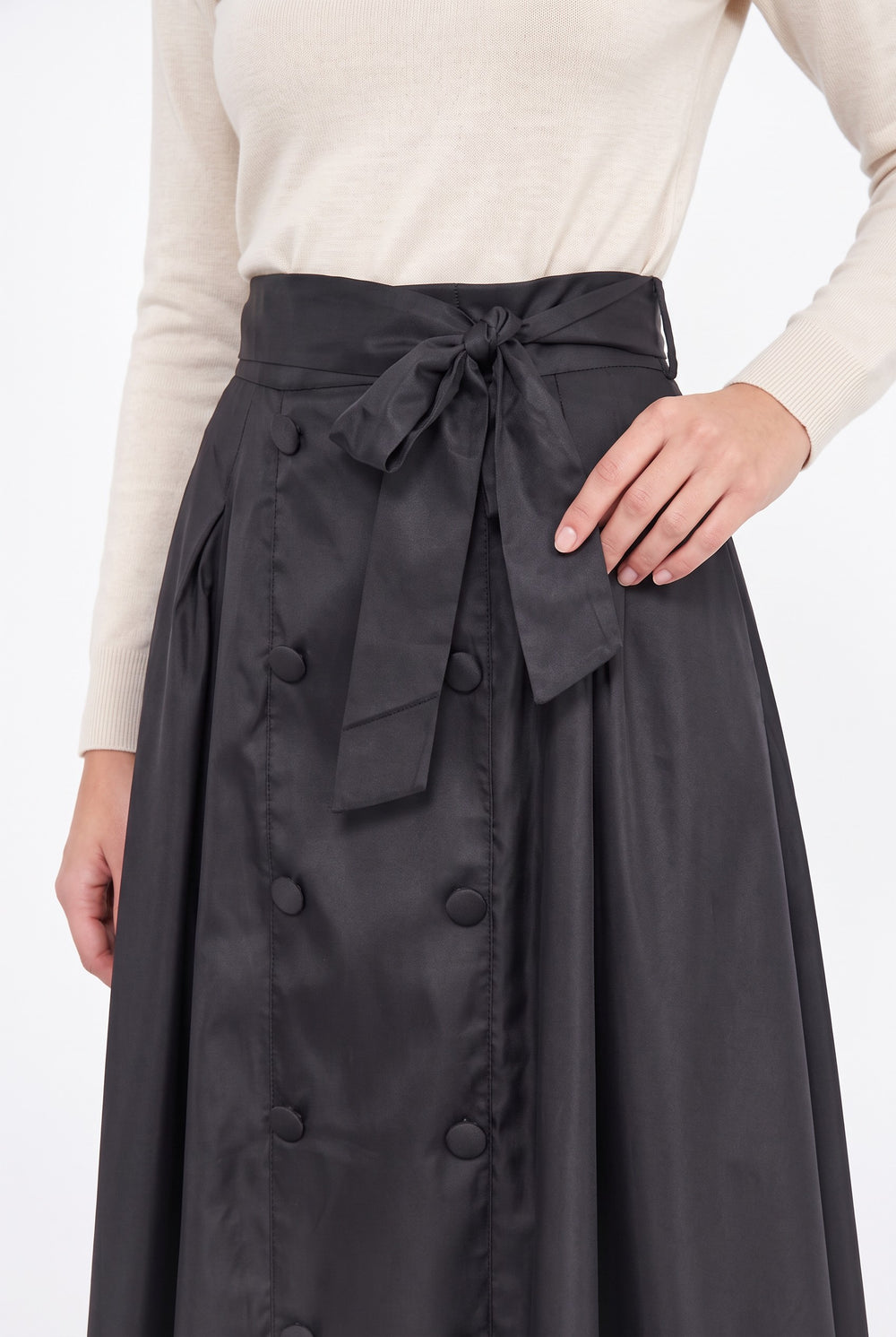 High-Waisted Pleated Maxi Skirt with Belt and Button Detail Black
