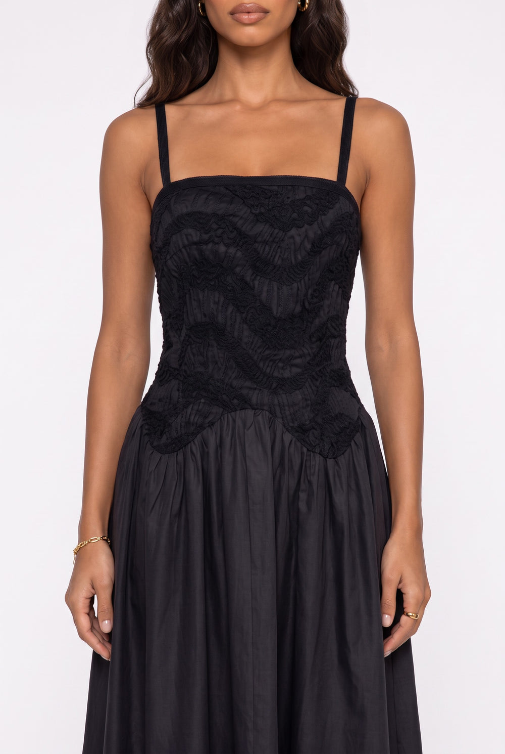 Embroidered Crinkled Fabric Strappy Midi Dress Black