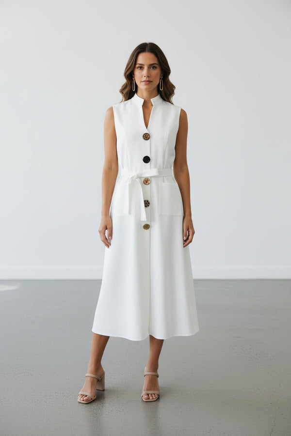 Dik Yaka Büyük Düğme Kuşaklı Elbise Ekru